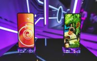 Smartphones con atributos de gama alta en las medias