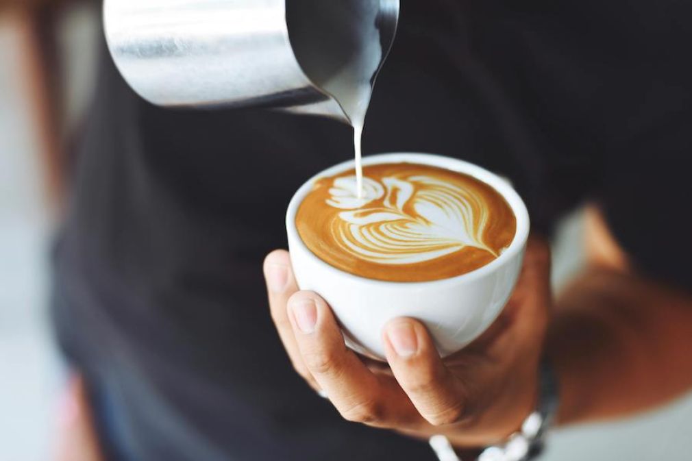 Estudio indaga en lo que privilegian los chilenos al tomar café