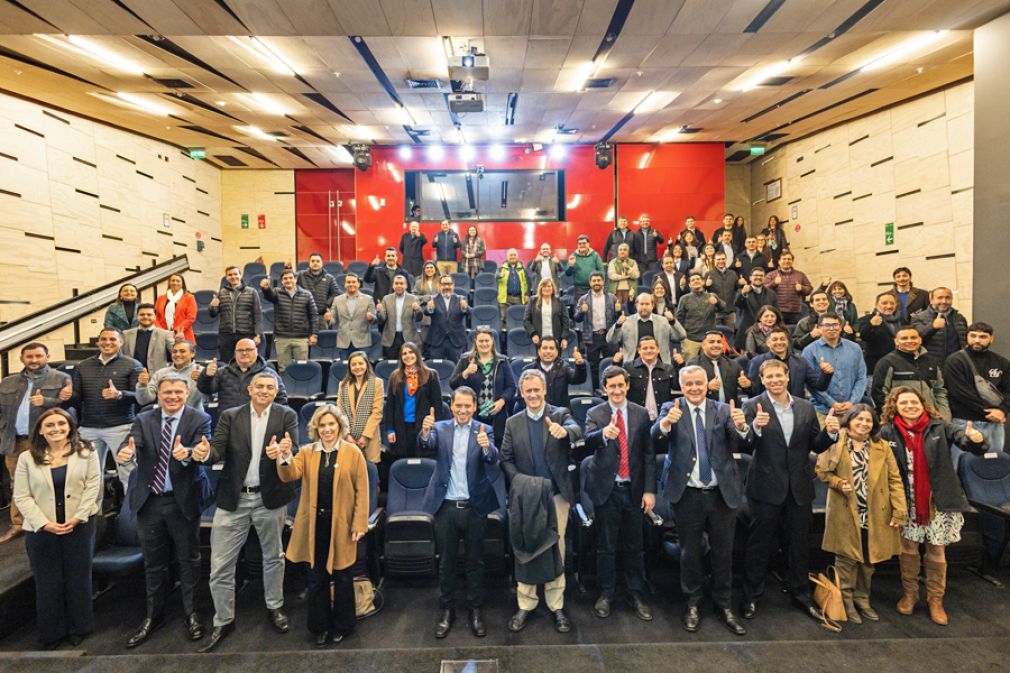 Duoc UC y CCU impulsan desarrollo de trabajadores del transporte