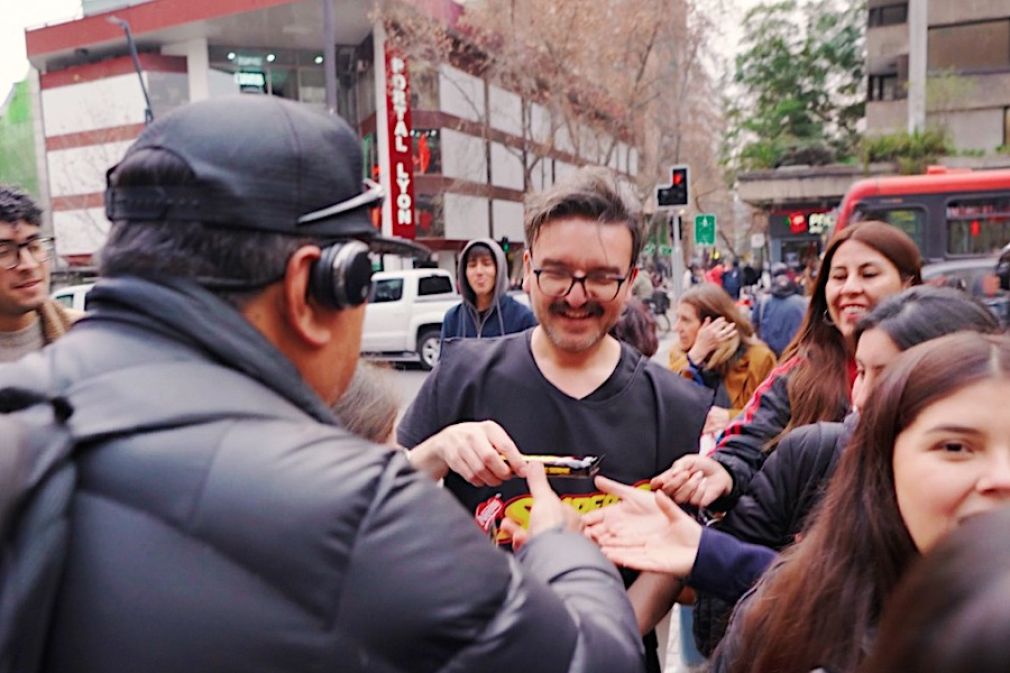 Super 8 amplifica en Chile el gesto de Pedro Pascal con Los 4 Fantásticos