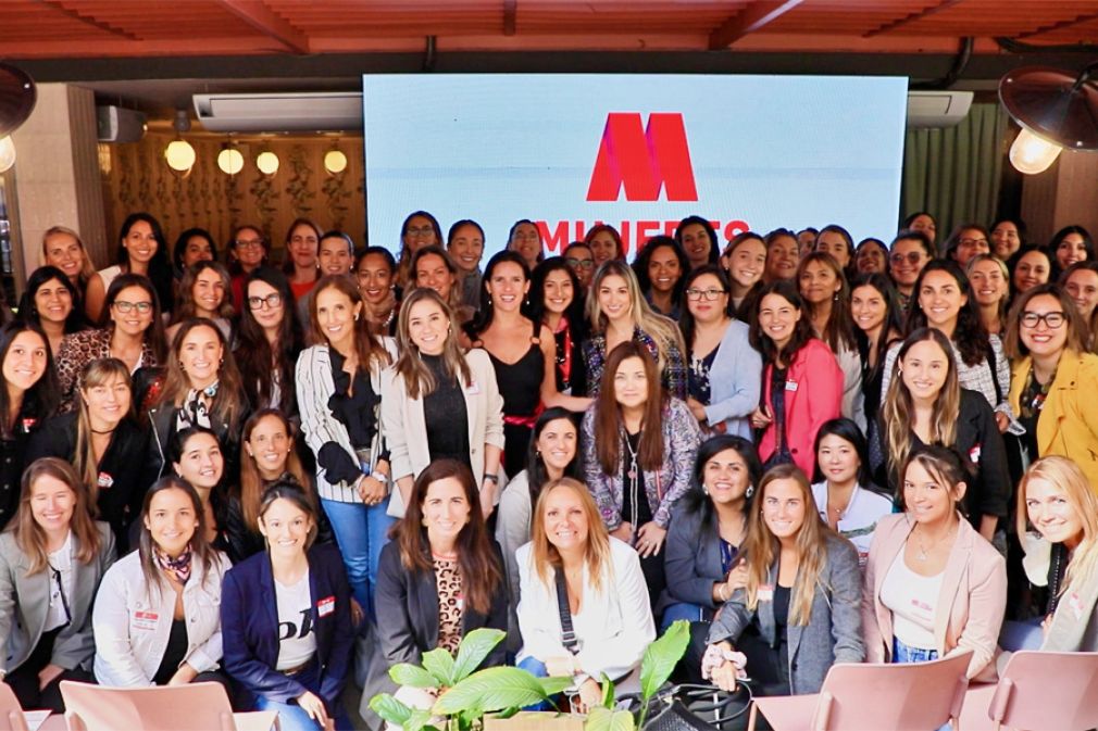 “Mujeres en ecommerce” por la representación femenina