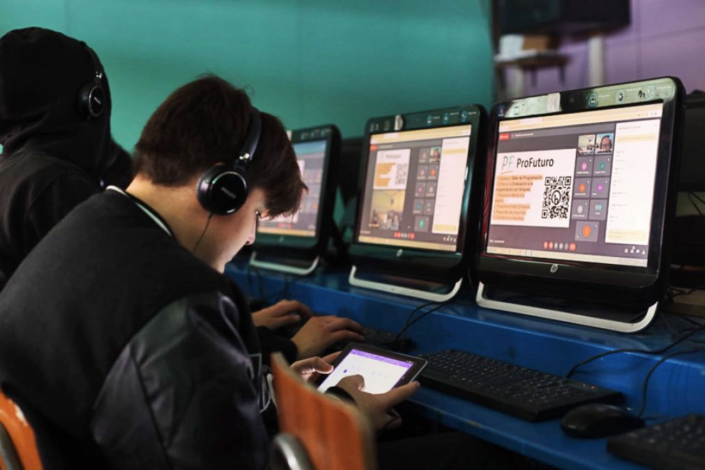 Fundaci&oacute;n Telef&oacute;nica Movistar imparte talleres en Puerto Natales