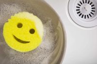 El fen&oacute;meno de Scrub Daddy llega al mercado chileno