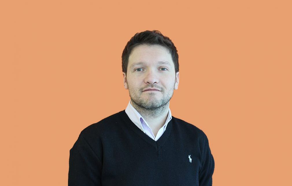 Le&oacute;nidas Rojas lidera Comscore en el Cono Sur