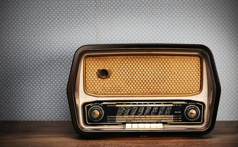 Los chilenos y sus h&aacute;bitos como auditores de radio