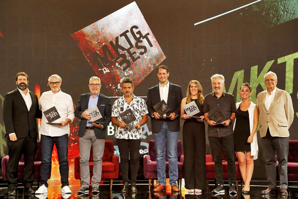 Ganadores de Mktg Best 2021 recibieron sus trofeos