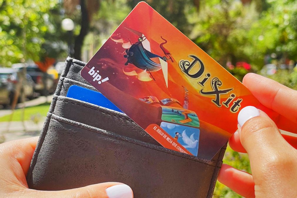 Tarjeta Bip! alusiva a popular juego de mesa