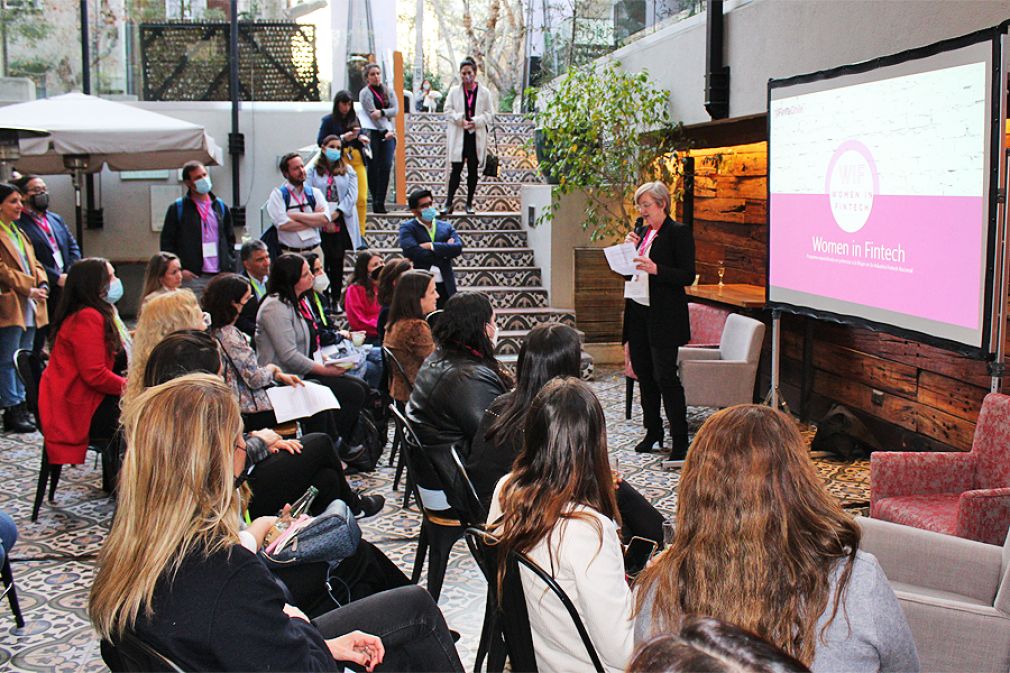 Comunidad incentiva participación femenina en fintech