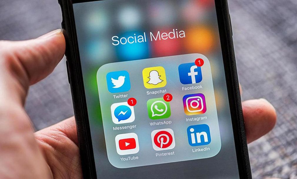 Con moderaci&oacute;n crecen redes sociales en Chile