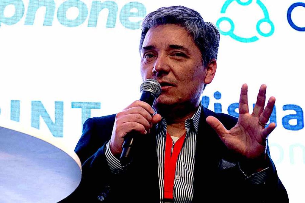 Marcos Almendras: &ldquo;Hoy los empleados ya son superagentes&rdquo;
