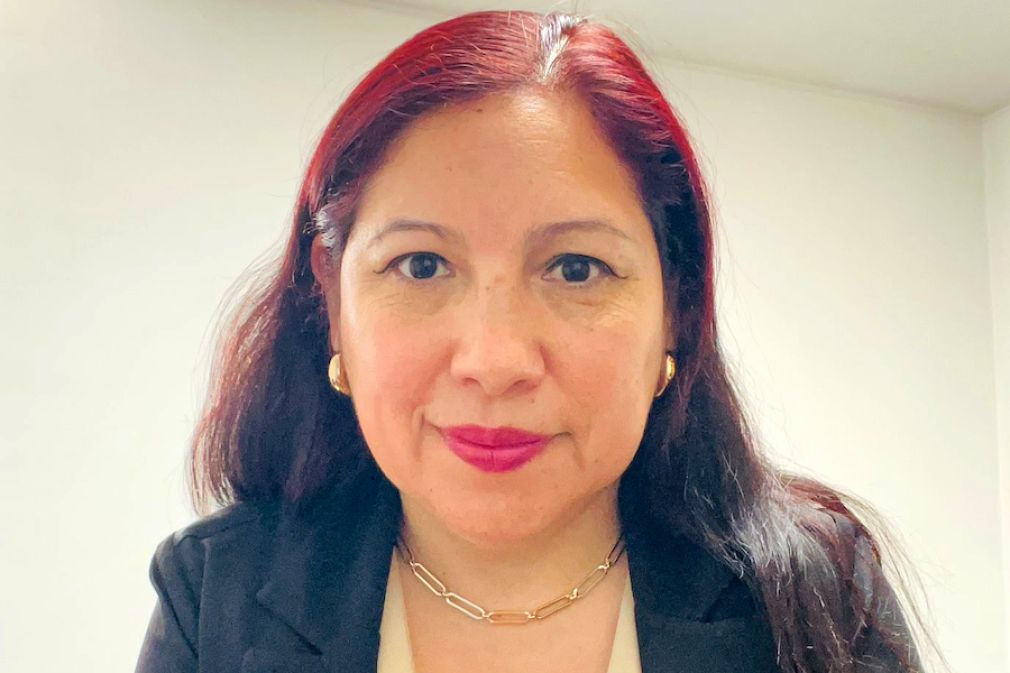 Cherie Flores: La paradoja de la conexi&oacute;n