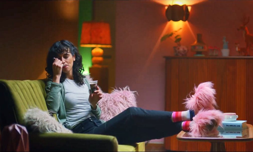 Chandelle reconecta invitando a disfrutar en pantuflas