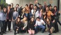 Alumnos de Publicidad de la UDD, junto a Sergio Gamboa