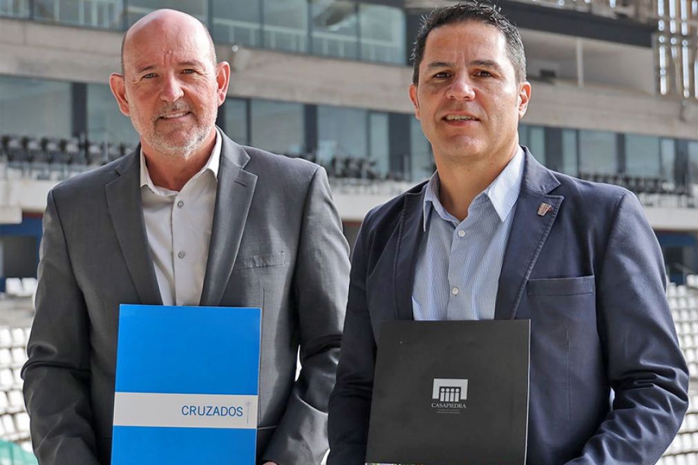Robert Schmitz y Juan Pablo Pareja, gerentes generales de CasaPiedra y Cruzados, respectivamente