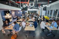 Seis ciudades de Am&eacute;rica Latina reciben a Portafolio Night 2026