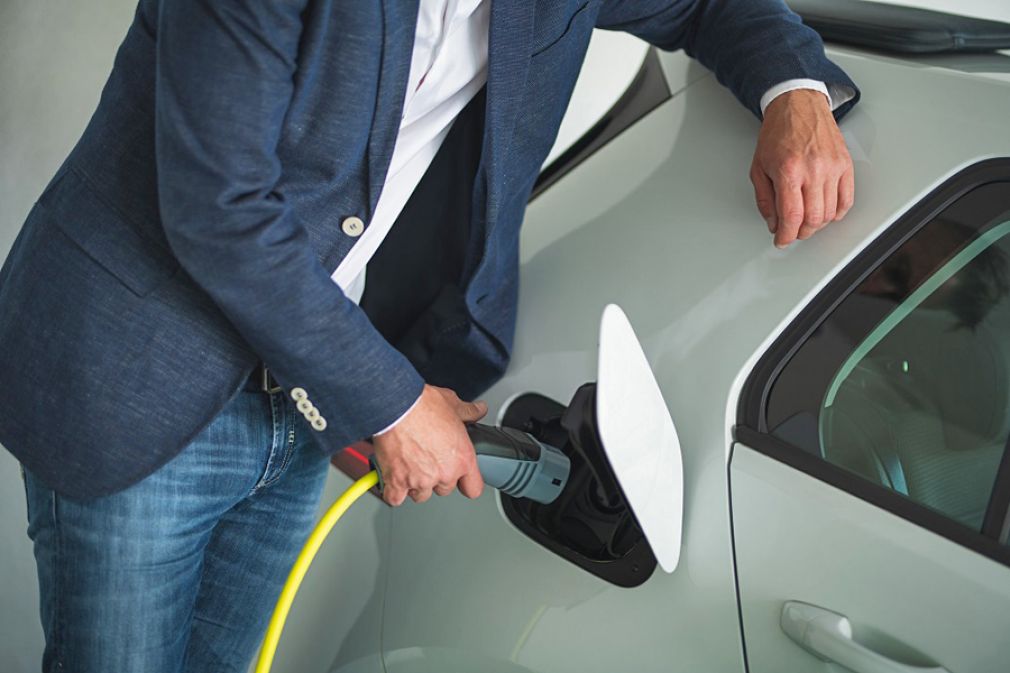 Ventas y b&uacute;squedas de autos el&eacute;ctricos e h&iacute;bridos