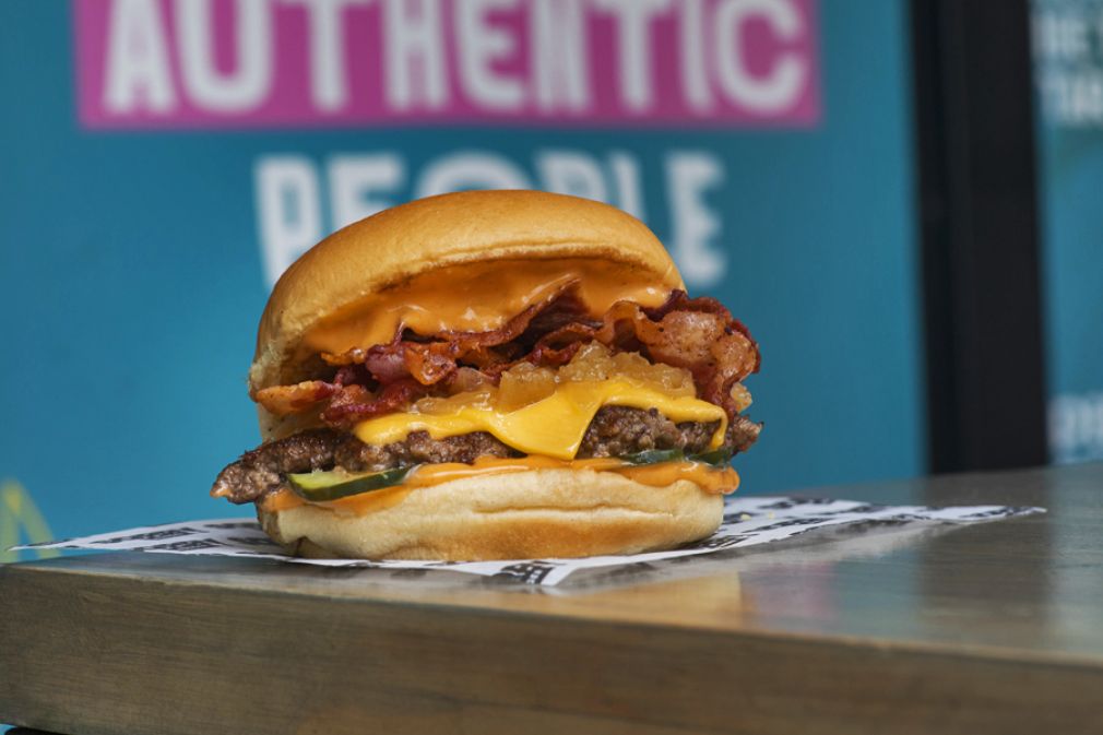 El &eacute;xito de Sorry Burger en su primer a&ntilde;o de vida