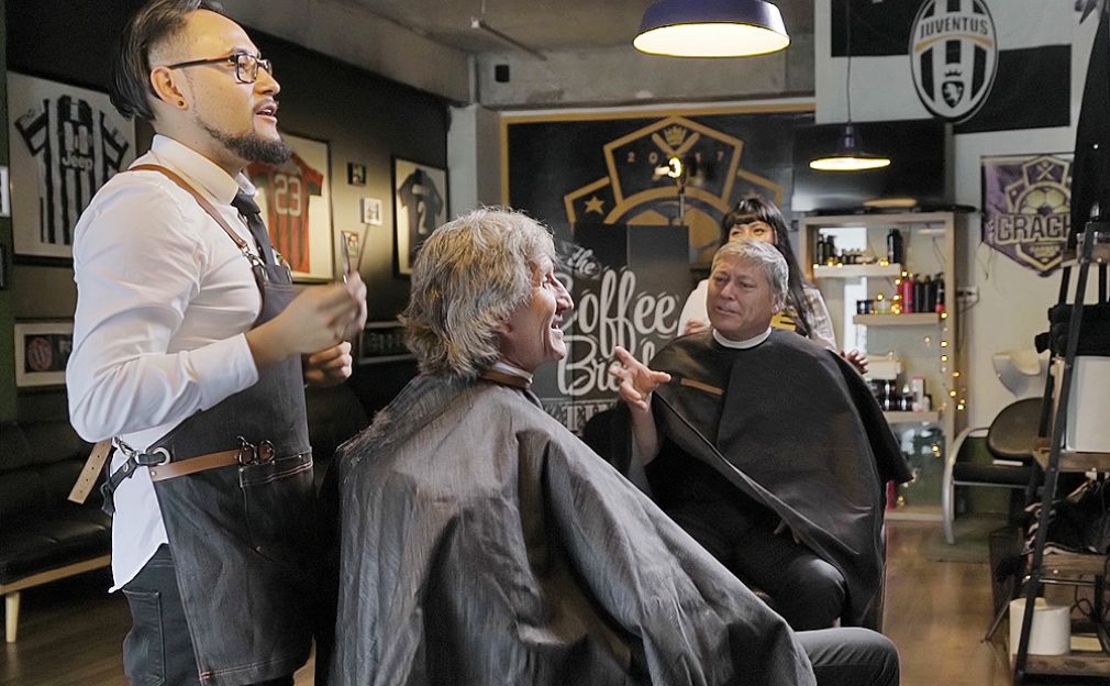 CDF estrena peluquer&iacute;a que es confesionario