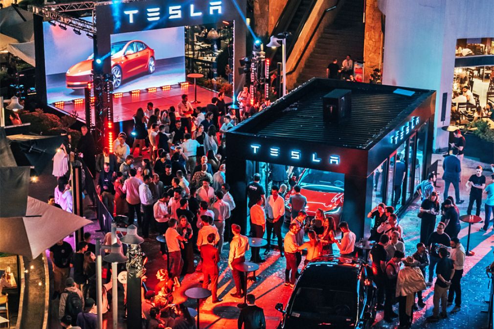 Tesla lleg&oacute; a Chile abriendo una tienda en Parque Arauco