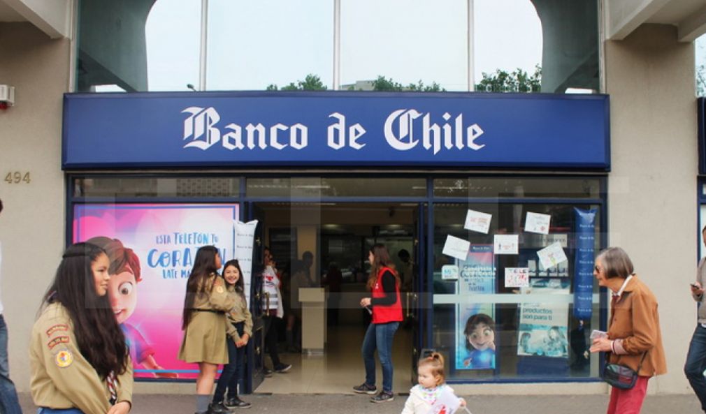 Bancos cierran sucursales f&iacute;sicas