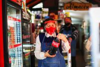 La campa&ntilde;a de Coca-Cola para apoyar al almac&eacute;n de barrio
