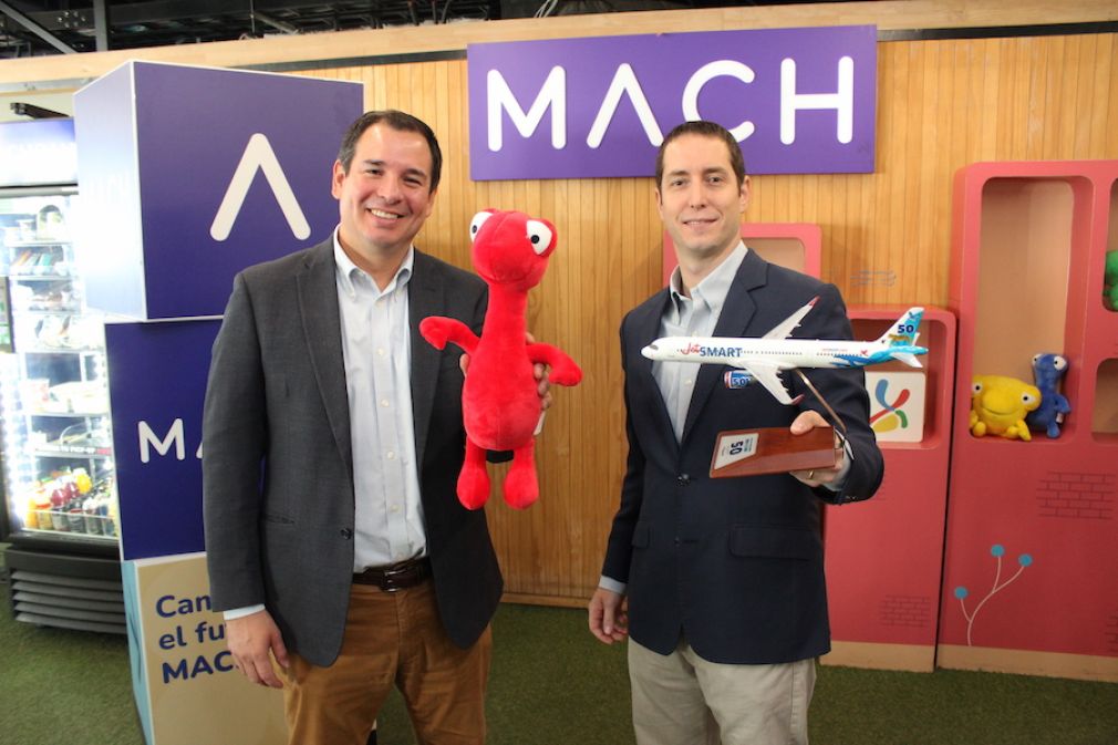 Victor Mejia, de Jetsmart, y Diego Vidaurre, de Machbank