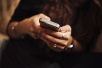 El peso de los asistentes de voz en la telefon&iacute;a m&oacute;vil