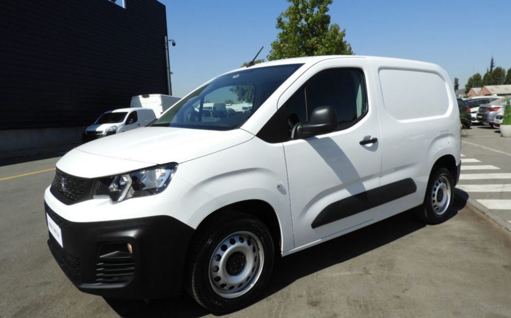 Veh&iacute;culos comerciales: los que caen menos en la crisis