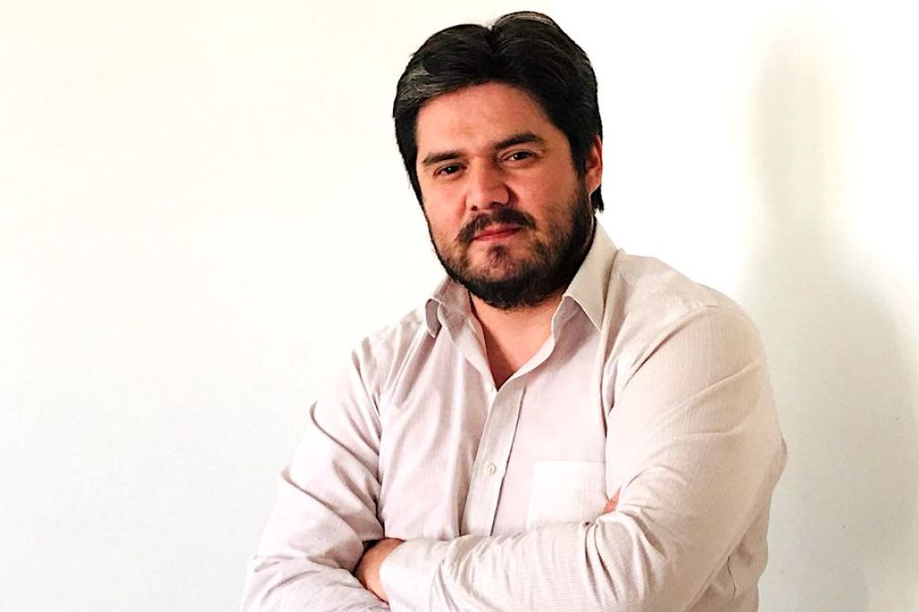 Julio Far&iacute;as: El nuevo prefijo, la nueva primera impresi&oacute;n