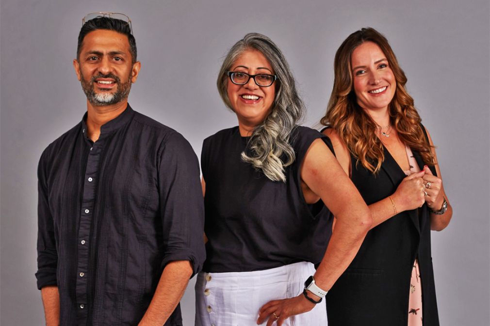 Amit Sutha, M&oacute;nica Tailor y Crystal Malachias